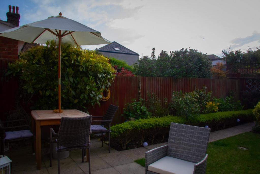 Stunning Seafront House With Garden And Private Parking Villa Eastbourne Exterior photo