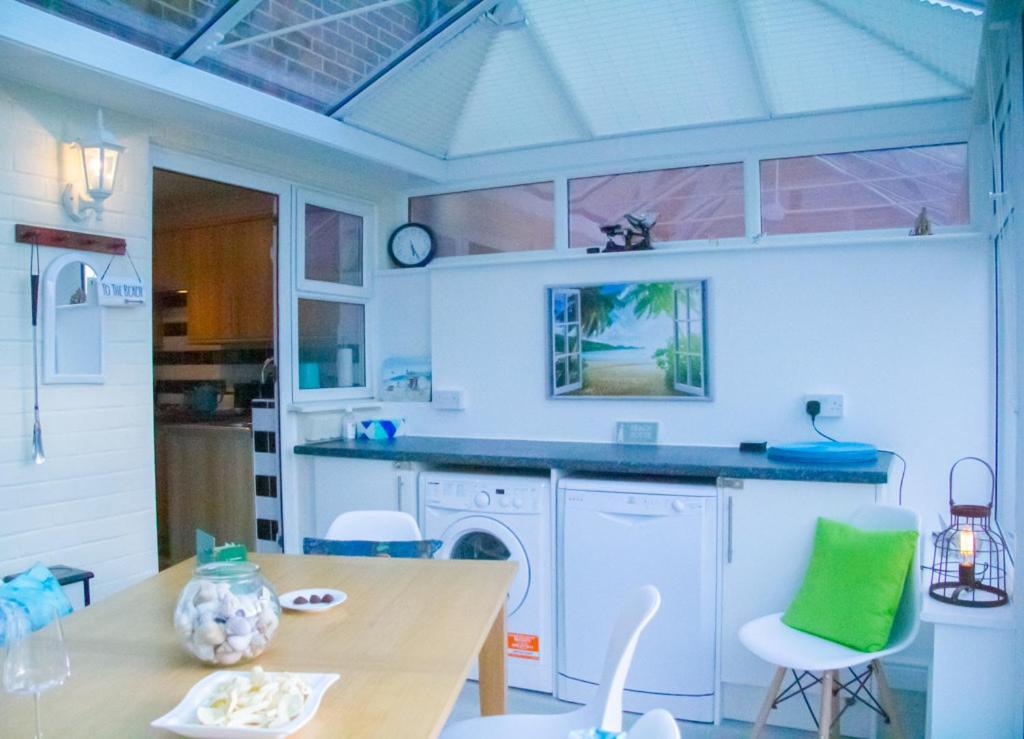 Stunning Seafront House With Garden And Private Parking Villa Eastbourne Exterior photo