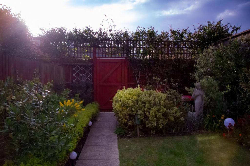 Stunning Seafront House With Garden And Private Parking Villa Eastbourne Exterior photo